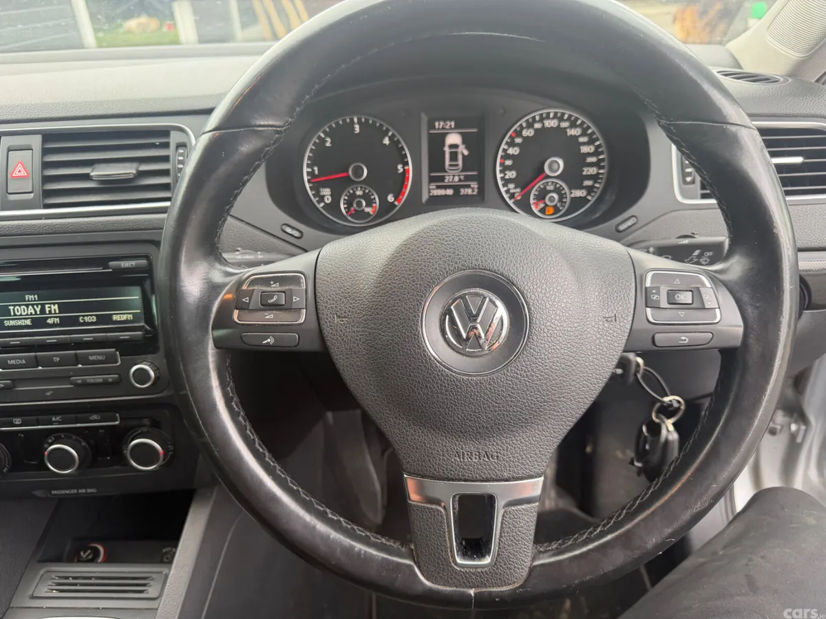 Volkswagen Jetta Saloon, Diesel, 2014, Silver