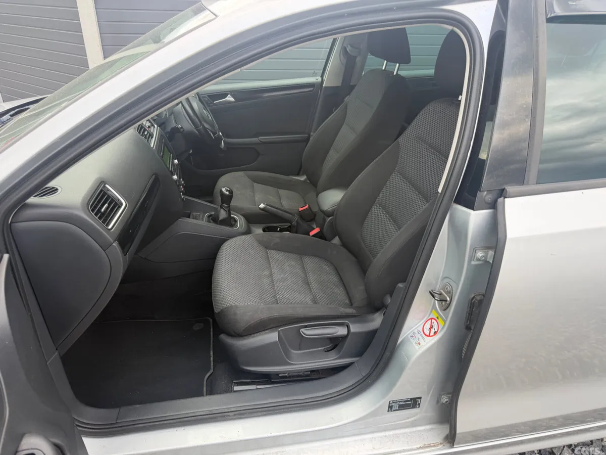 Volkswagen Jetta Saloon, Diesel, 2014, Silver