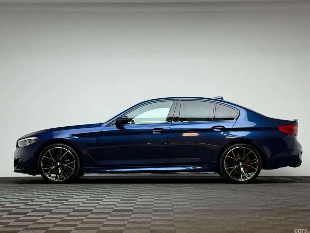 BMW 5-Series Saloon, Petrol Plug-in Hybrid, 2019, Blue