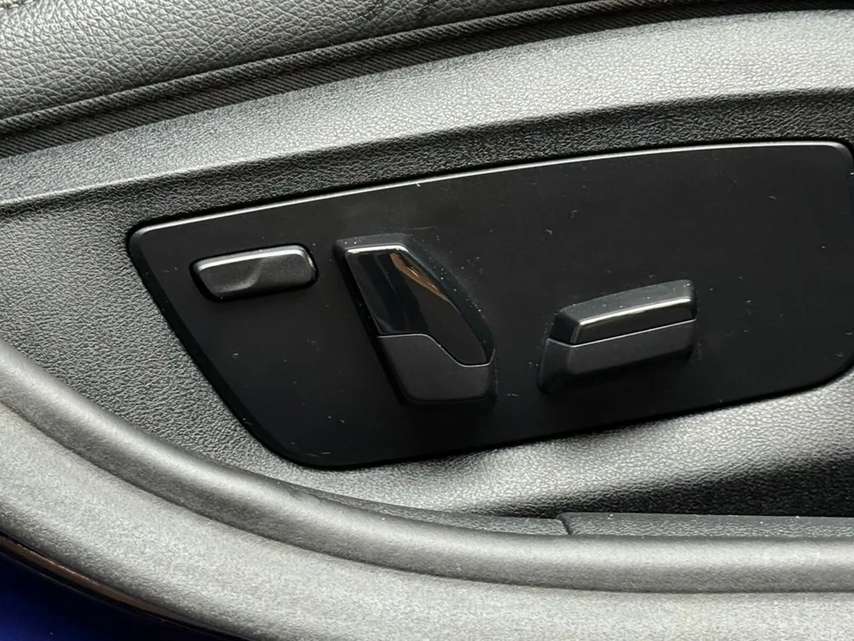 BMW 5-Series Saloon, Petrol Plug-in Hybrid, 2019, Blue