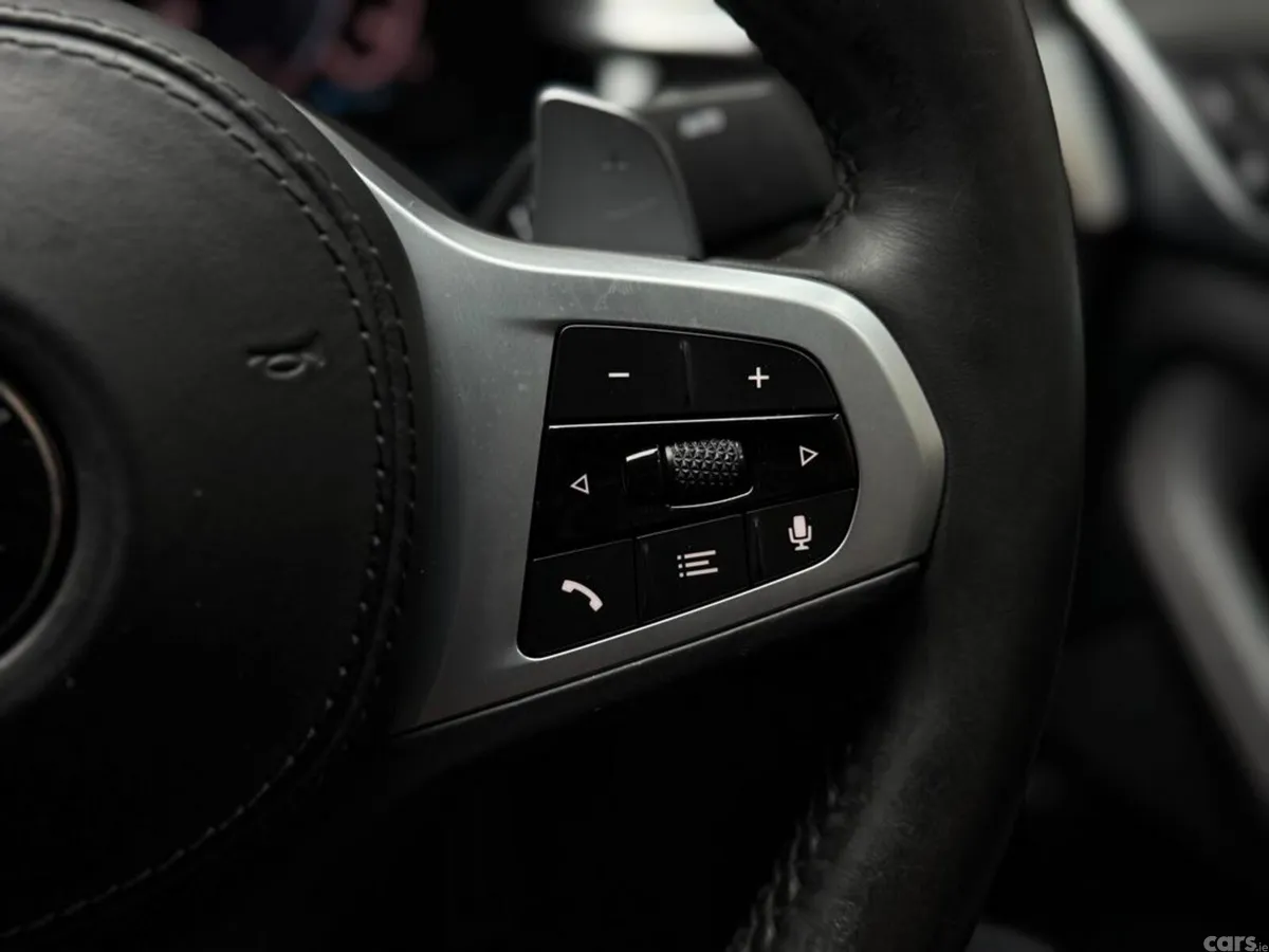 BMW 5-Series Saloon, Petrol Plug-in Hybrid, 2019, Blue