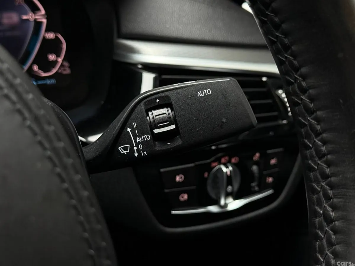BMW 5-Series Saloon, Petrol Plug-in Hybrid, 2019, Blue