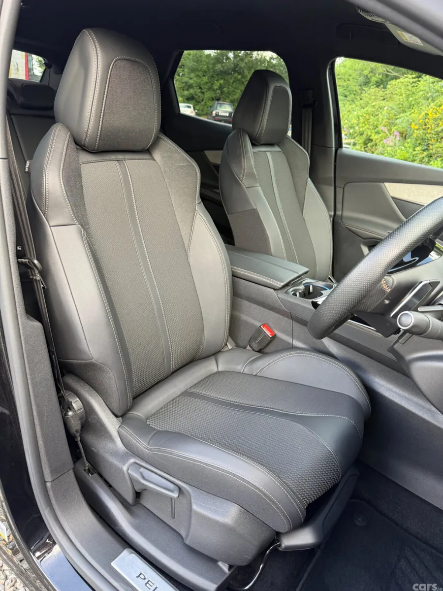 Peugeot 3008 MPV, Diesel, 2024, Black