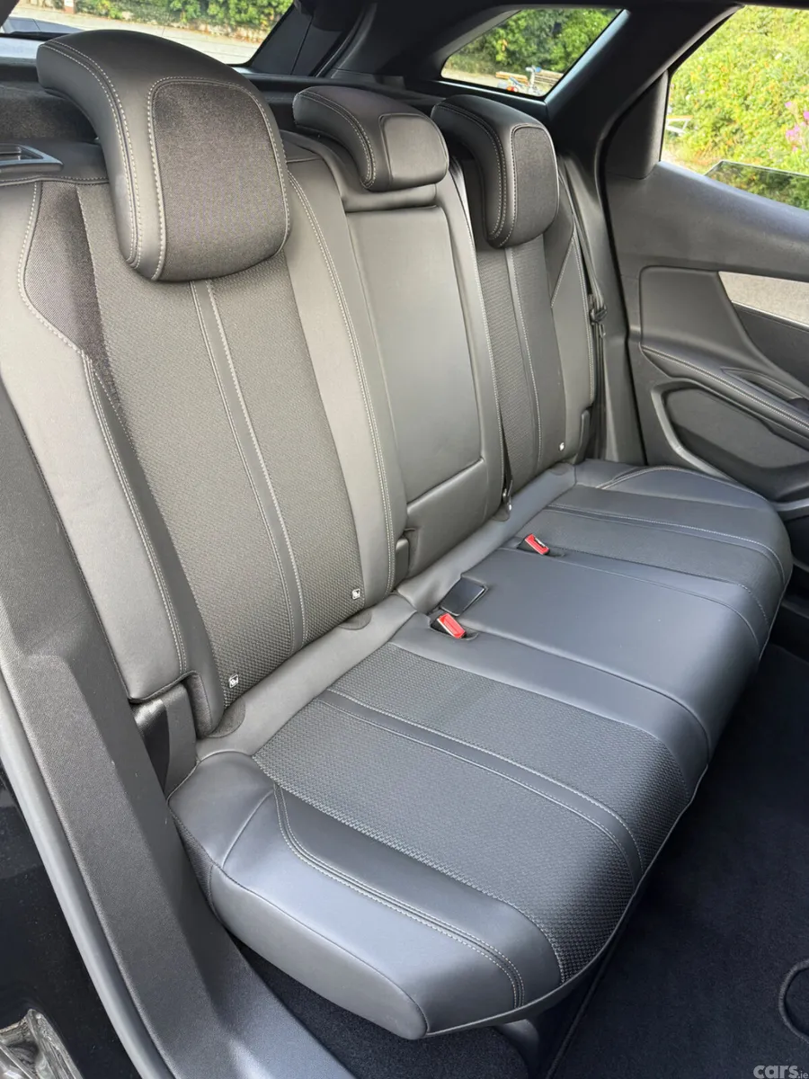 Peugeot 3008 MPV, Diesel, 2024, Black