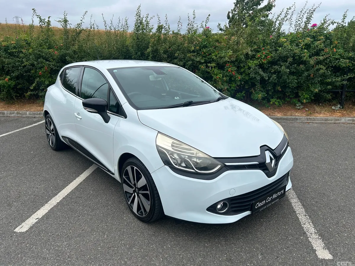 Renault Clio Hatchback, Petrol, 2015, White