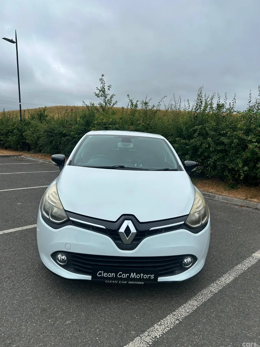 Renault Clio Hatchback, Petrol, 2015, White