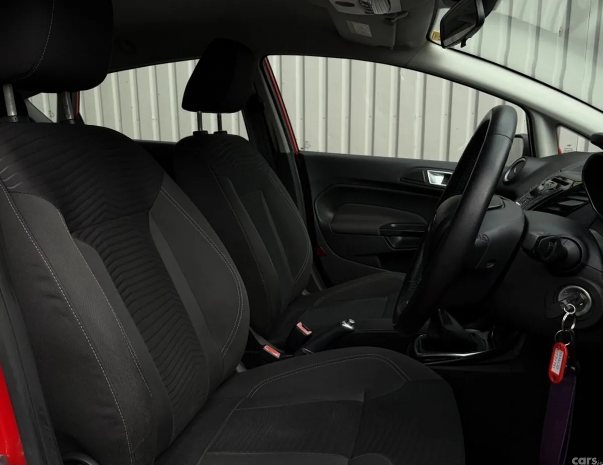 Ford Fiesta Hatchback, Petrol, 2015, Red