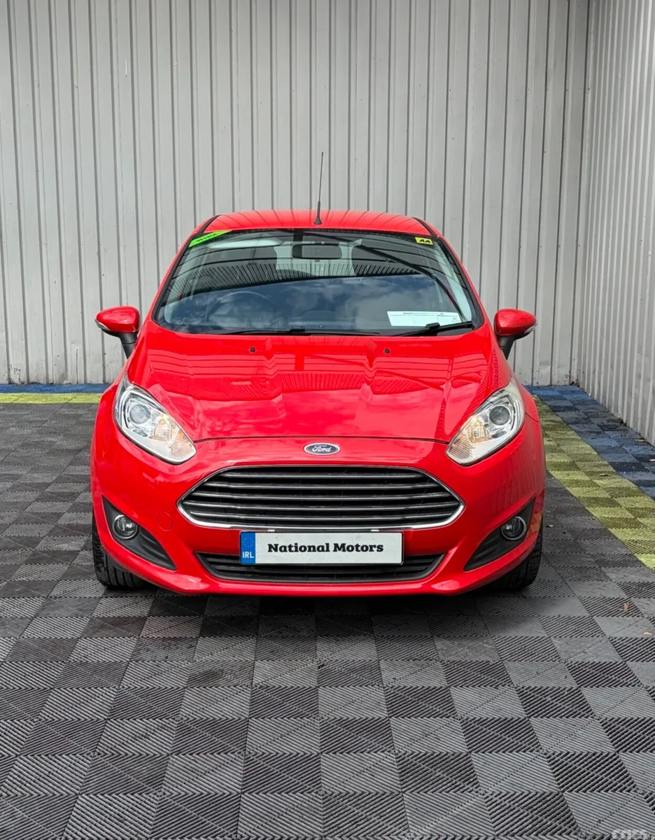 Ford Fiesta Hatchback, Petrol, 2015, Red