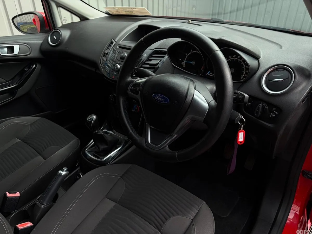 Ford Fiesta Hatchback, Petrol, 2015, Red