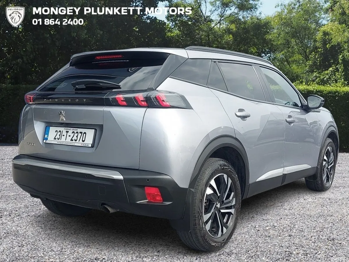 Peugeot 2008 MPV, Petrol, 2023, Grey