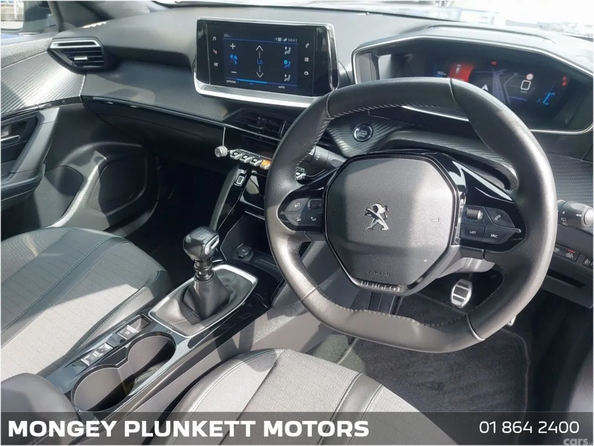 Peugeot 2008 MPV, Petrol, 2023, Grey