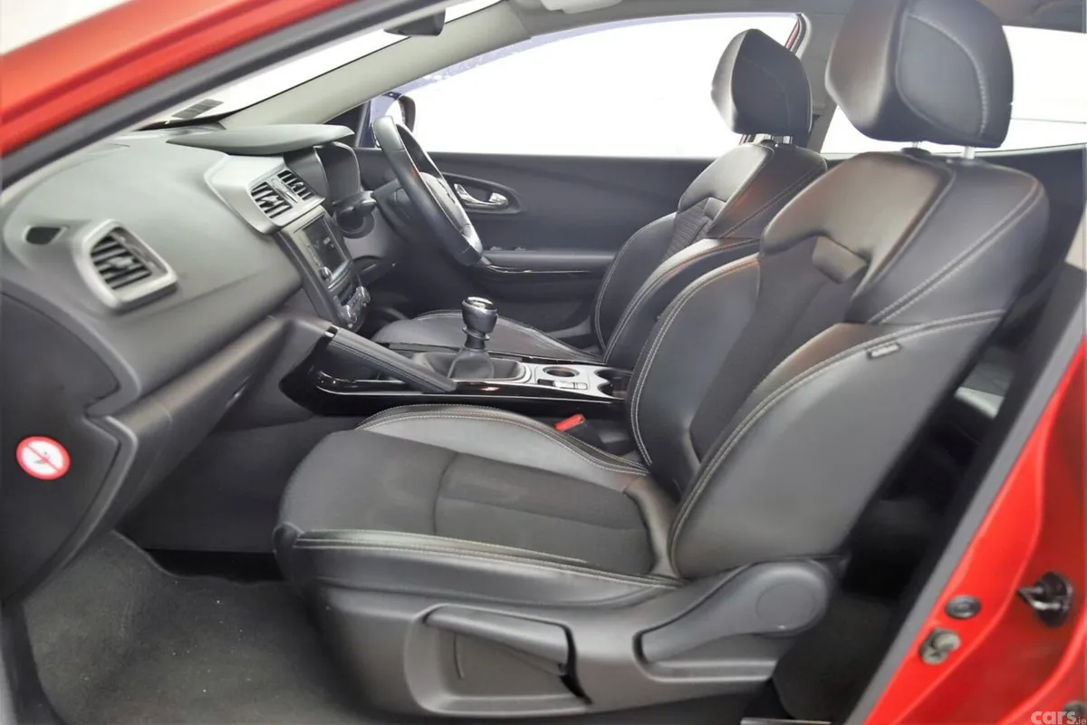 Renault Kadjar SUV, Diesel, 2018, Red