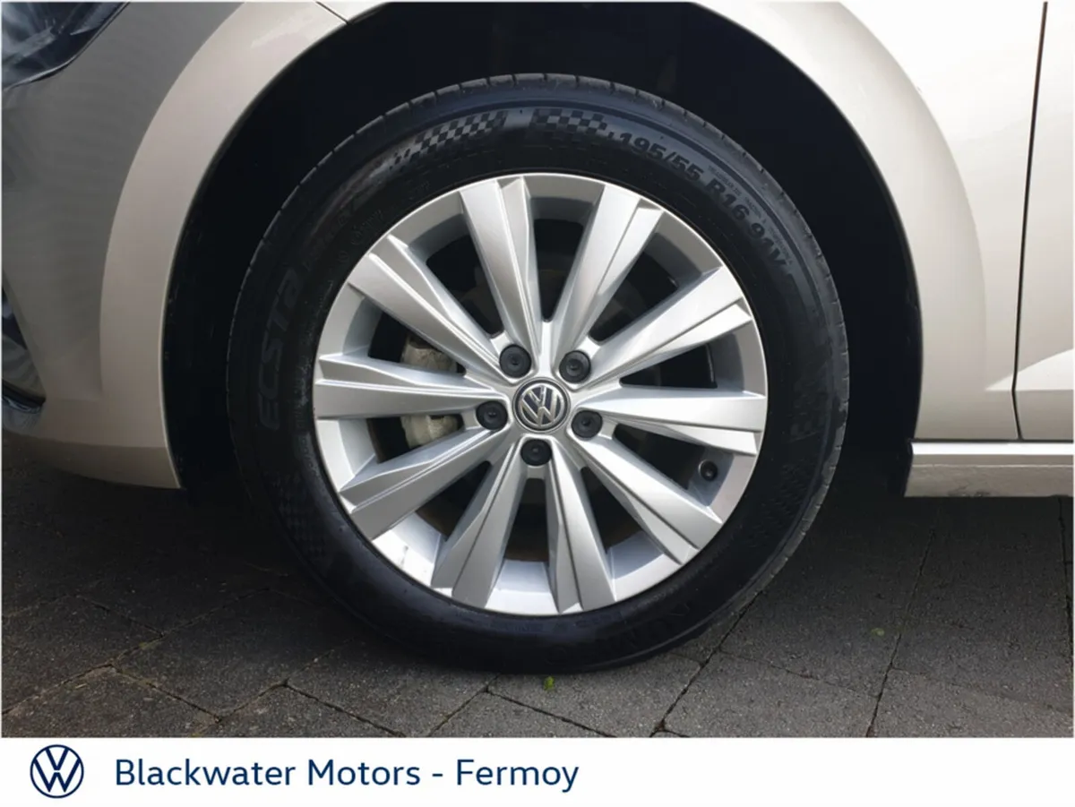 Volkswagen Polo Hatchback, Petrol, 2018, Silver