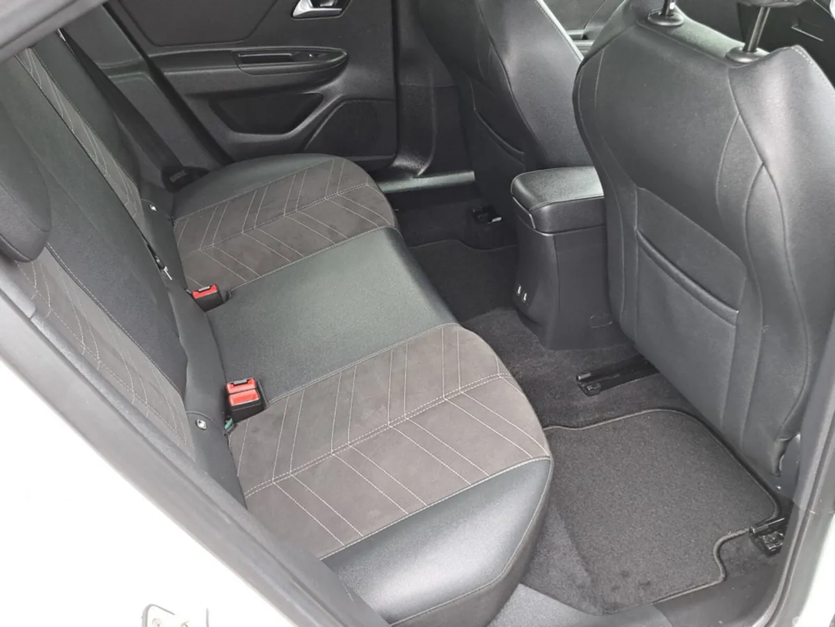 Opel Mokka Hatchback, Petrol, 2023, White