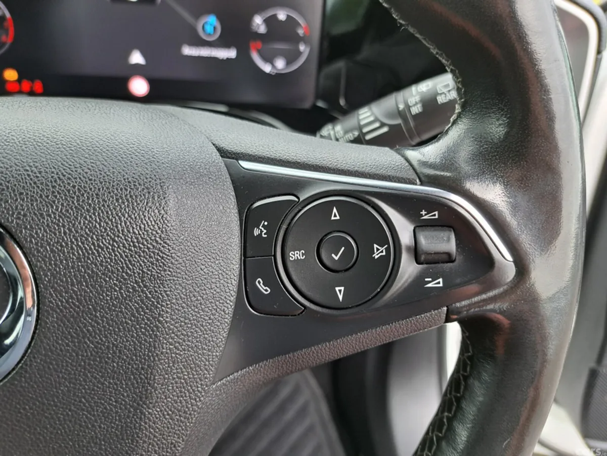Opel Mokka Hatchback, Petrol, 2023, White