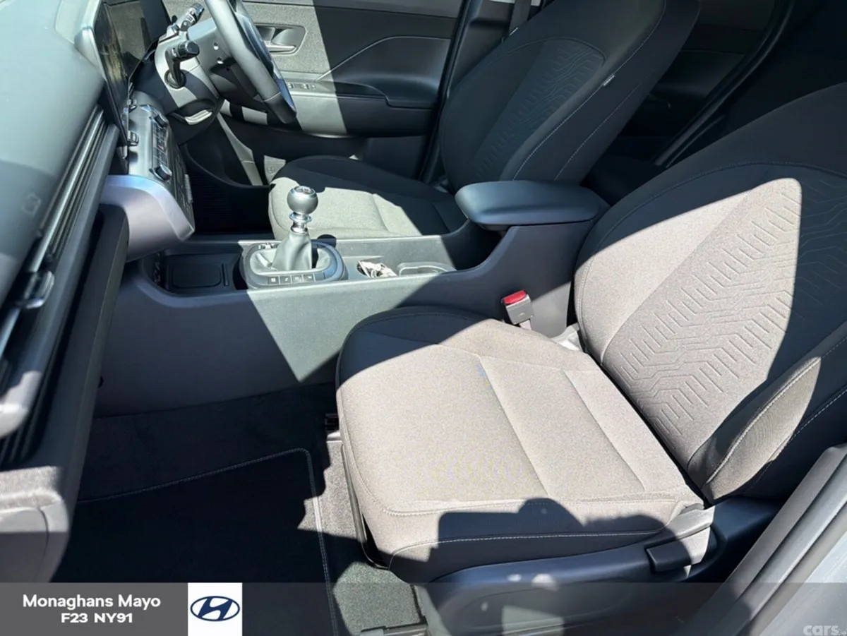 Hyundai KONA MPV, Petrol, 2024, Grey