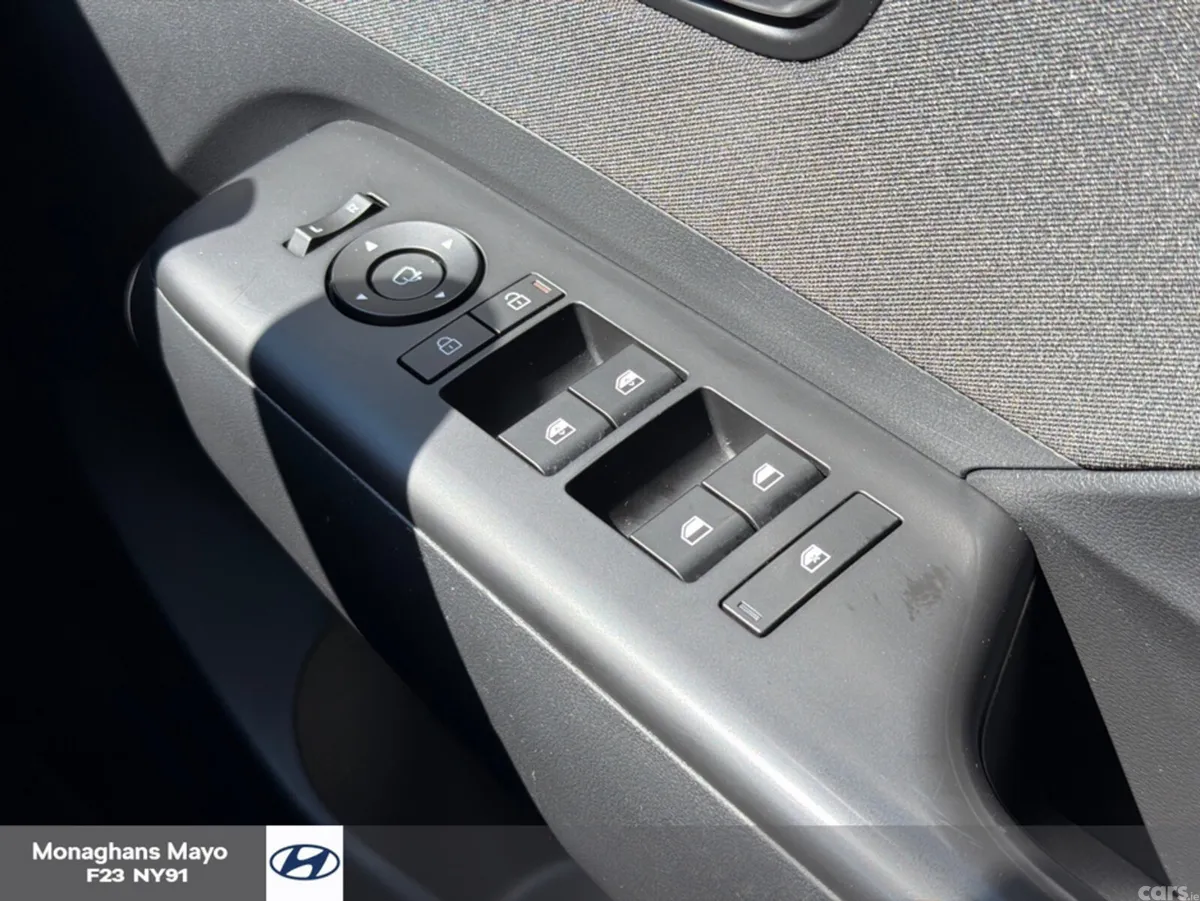 Hyundai KONA MPV, Petrol, 2024, Grey