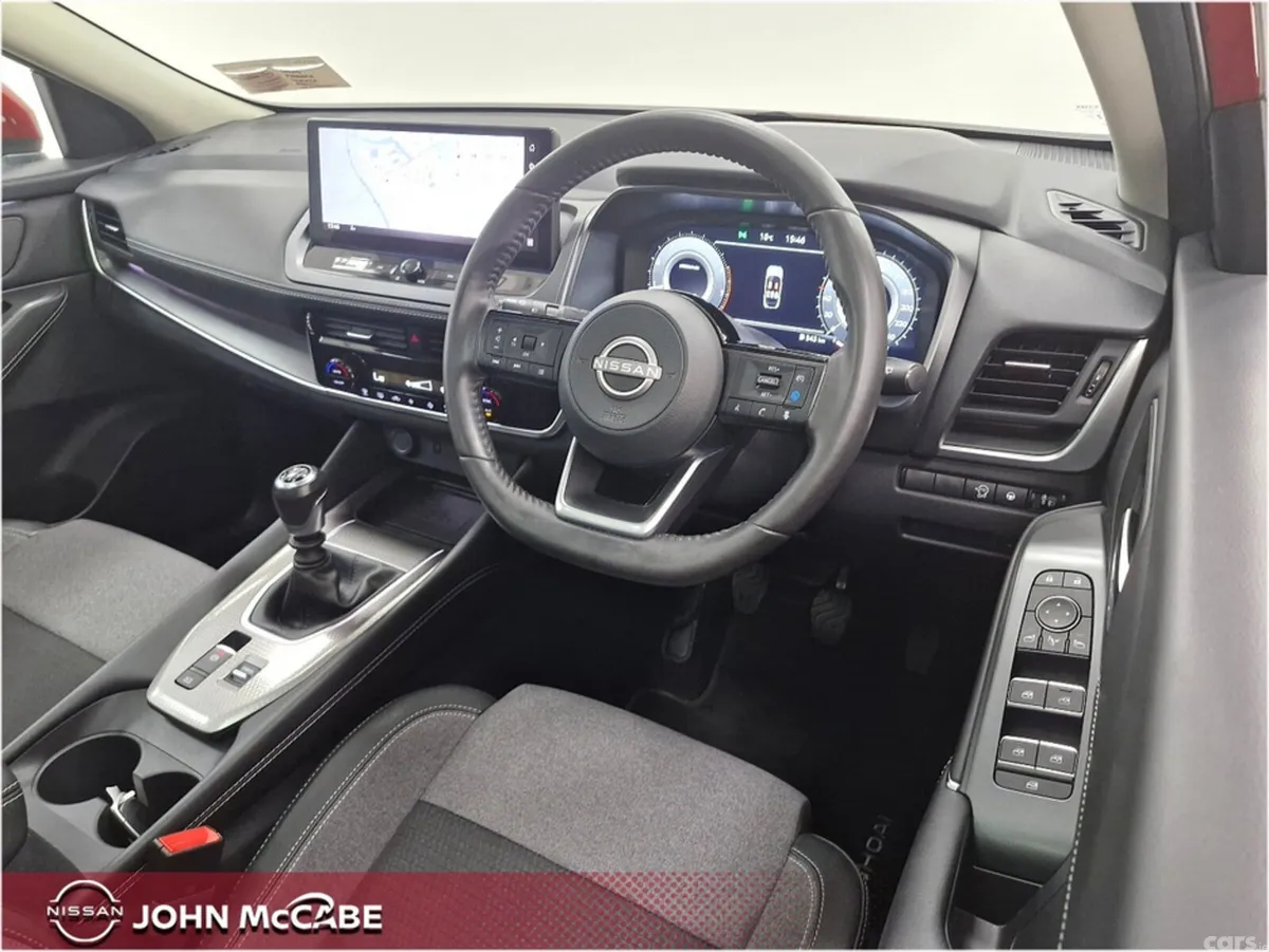 Nissan Qashqai MPV, Petrol Hybrid, 2025, Red