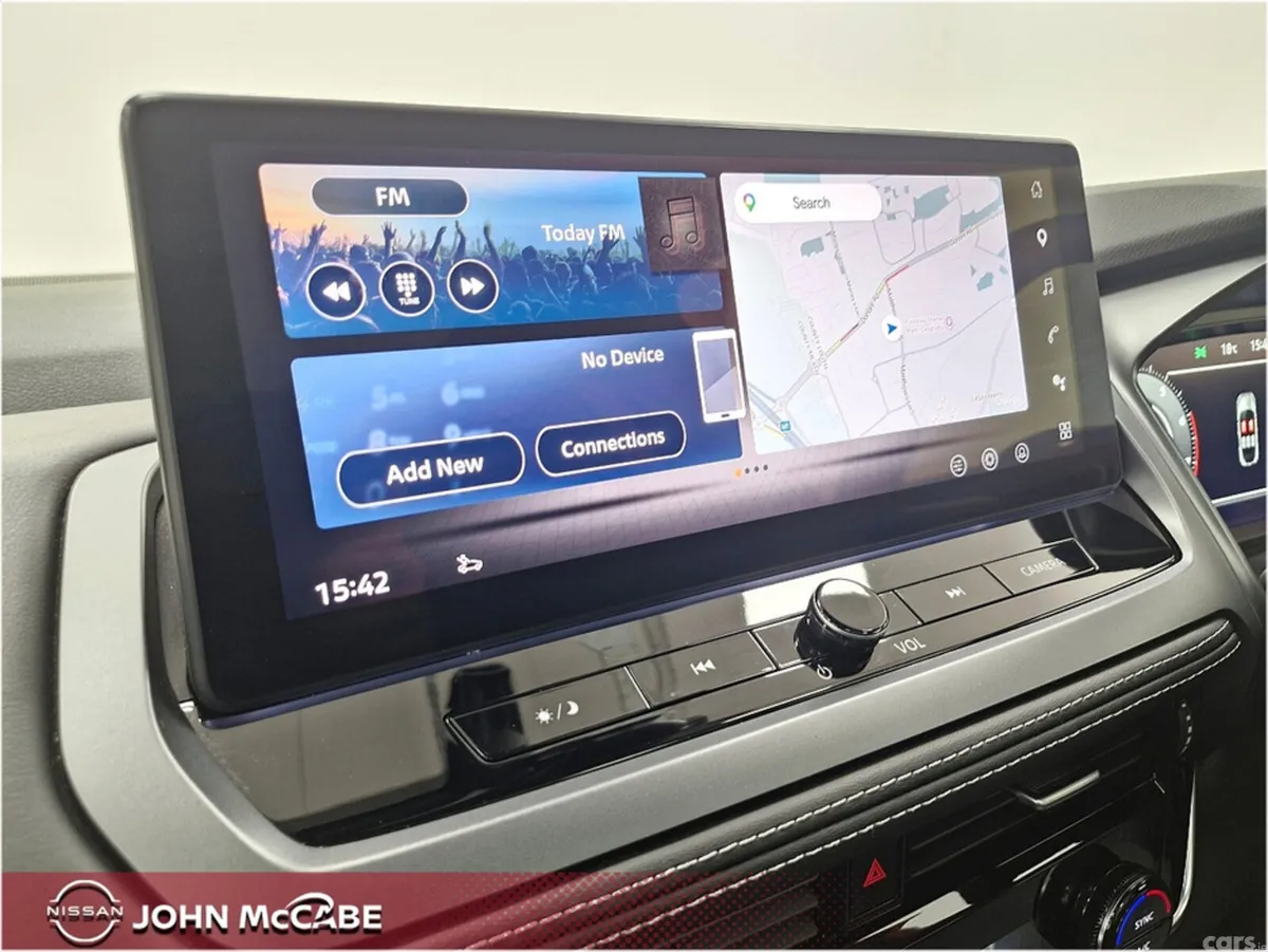 Nissan Qashqai MPV, Petrol Hybrid, 2025, Red