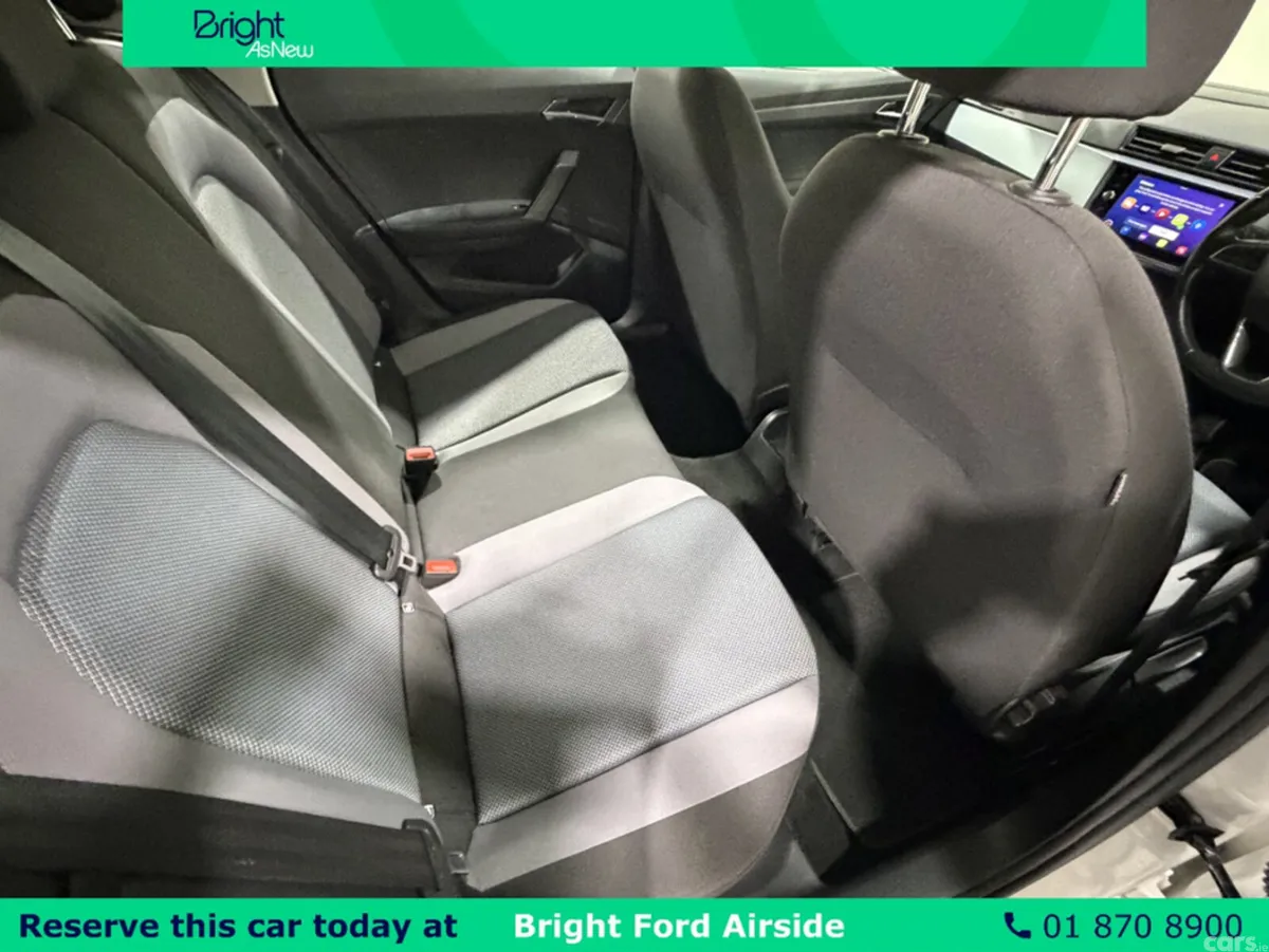 SEAT Arona Hatchback, Petrol, 2021, White