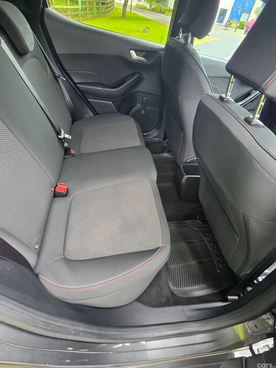 Ford Fiesta Hatchback, Petrol, 2018, Grey