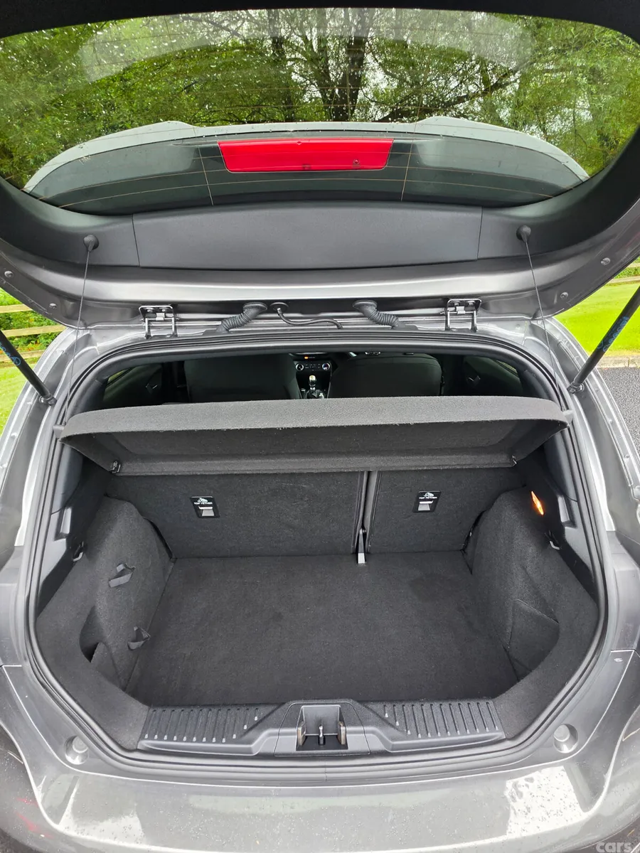 Ford Fiesta Hatchback, Petrol, 2018, Grey