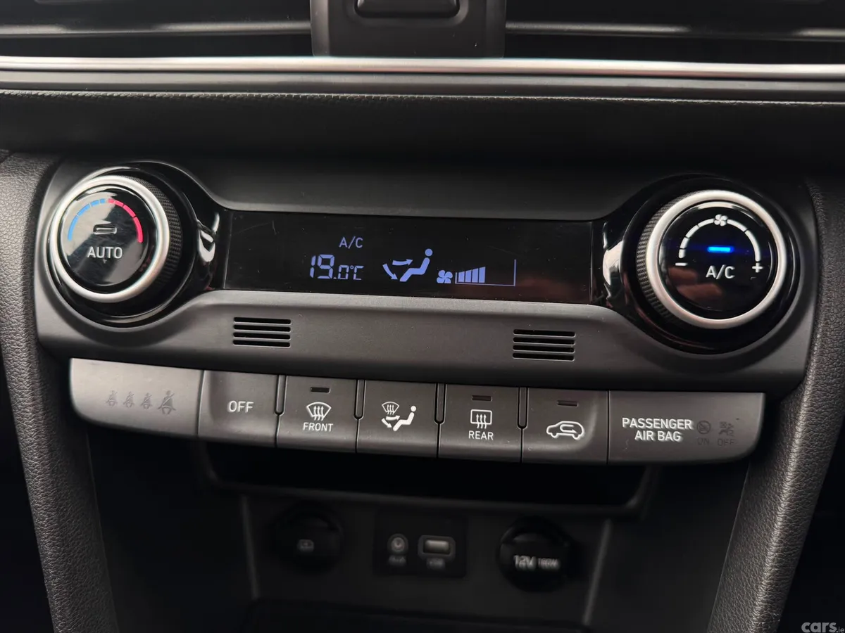 Hyundai KONA MPV, Petrol, 2018, Blue