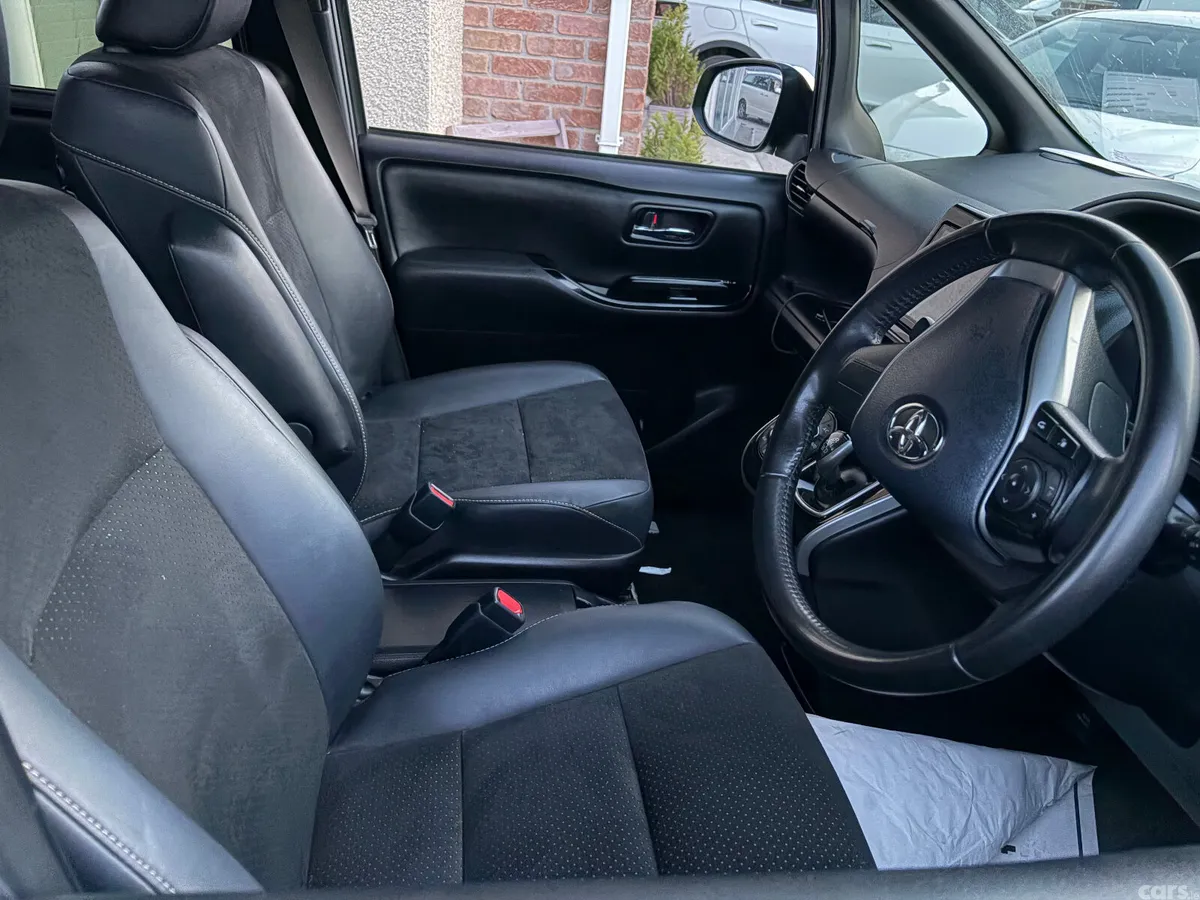 Toyota Voxy MPV, Petrol Hybrid, 2021, Black