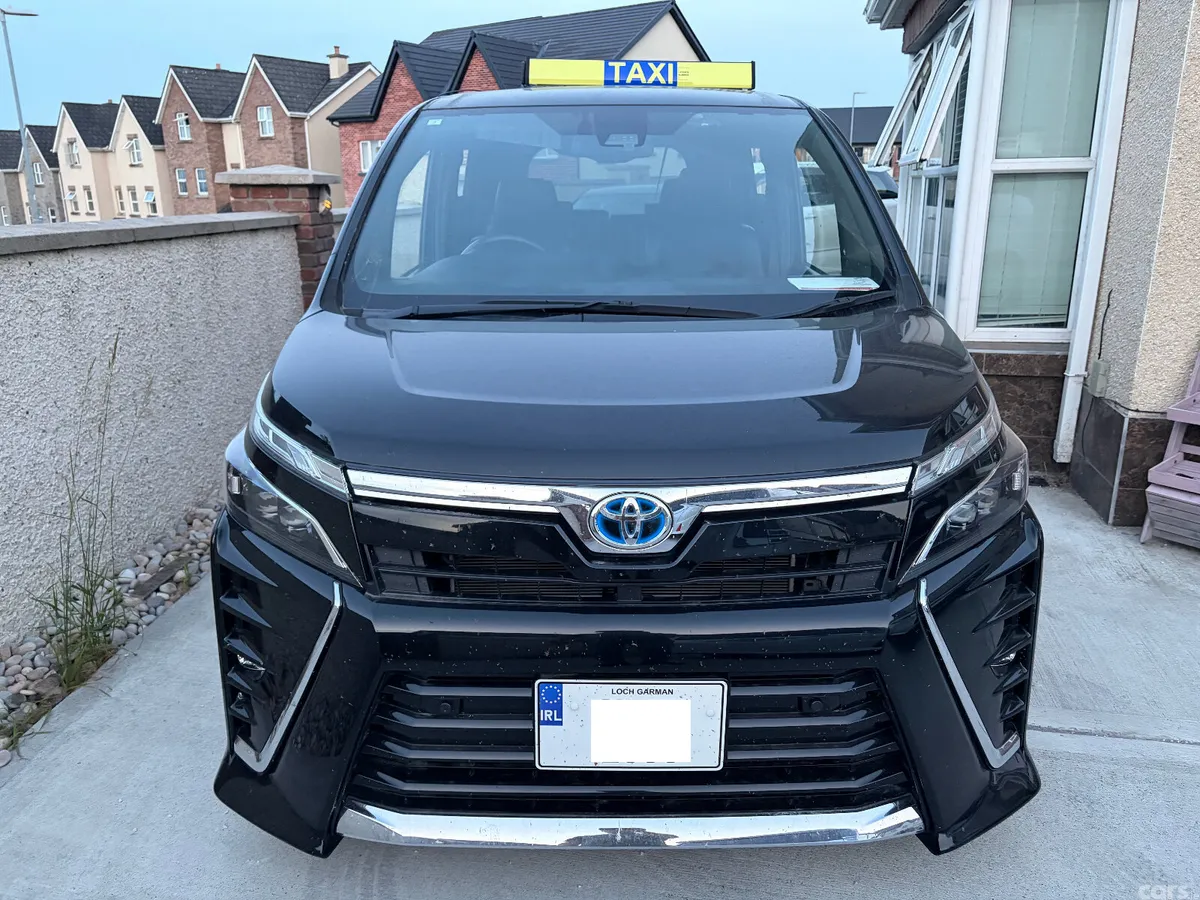 Toyota Voxy MPV, Petrol Hybrid, 2021, Black