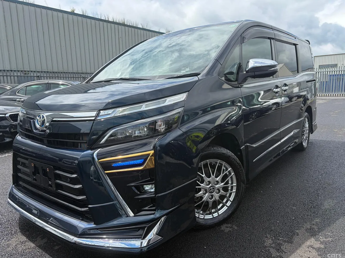 Toyota Voxy MPV, Petrol Hybrid, 2021, Blue