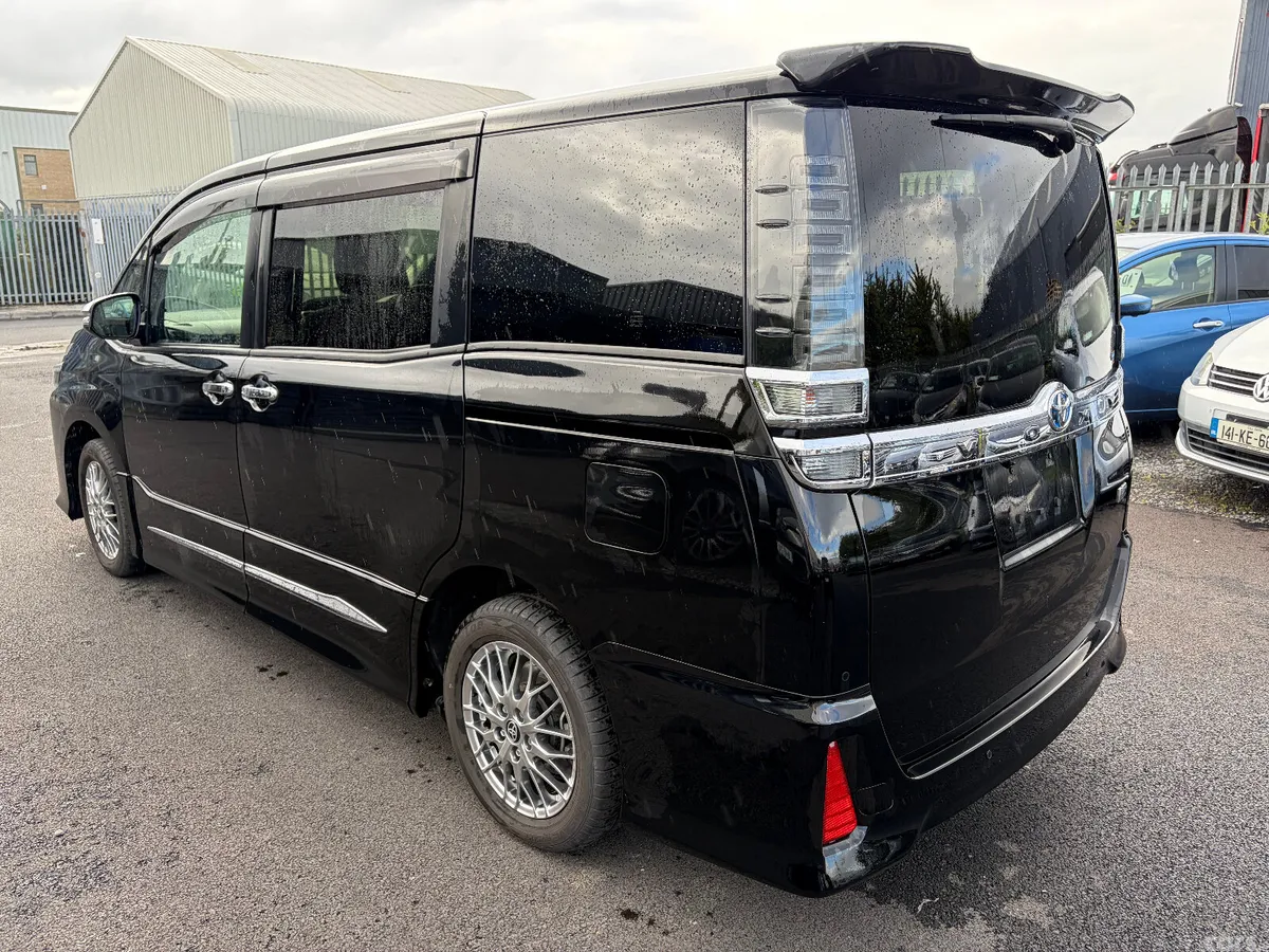 Toyota Voxy MPV, Petrol Hybrid, 2021, Blue