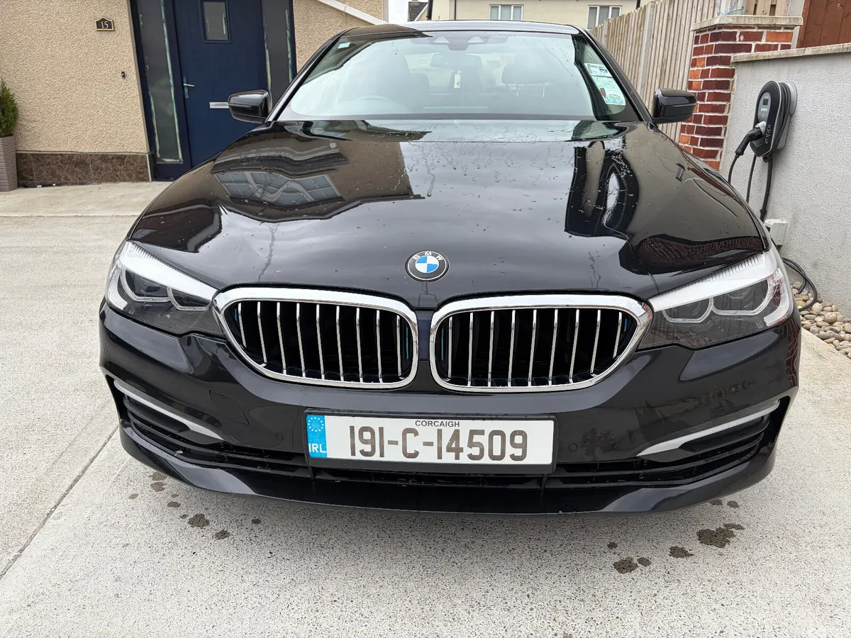 BMW 5-Series Saloon, Petrol Plug-in Hybrid, 2019, Black