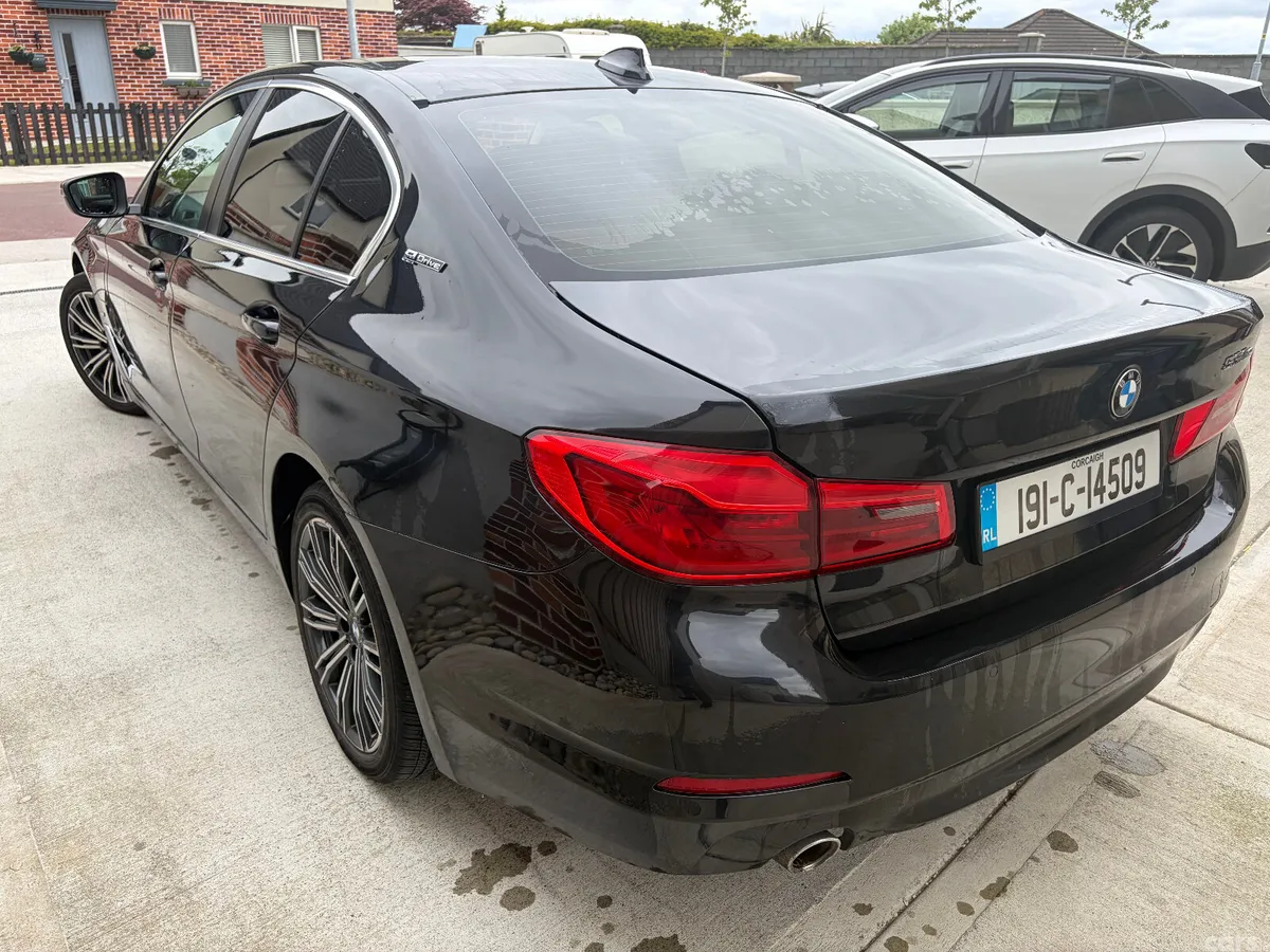 BMW 5-Series Saloon, Petrol Plug-in Hybrid, 2019, Black