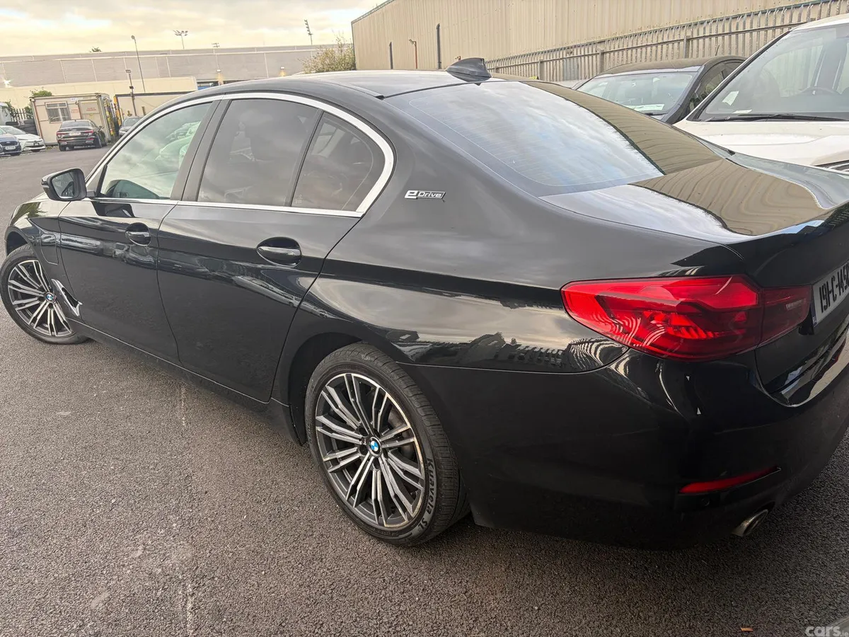 BMW 5-Series Saloon, Petrol Plug-in Hybrid, 2019, Black