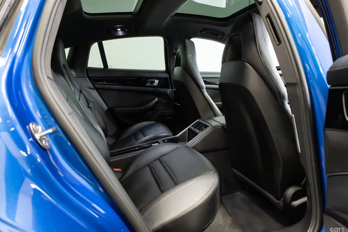 Porsche Panamera Hatchback, Petrol Plug-in Hybrid, 2018, Blue