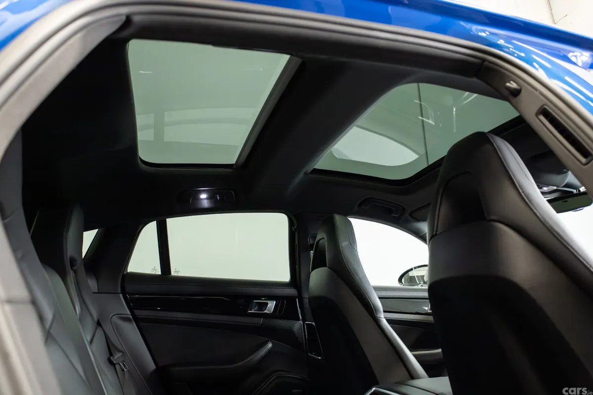 Porsche Panamera Hatchback, Petrol Plug-in Hybrid, 2018, Blue