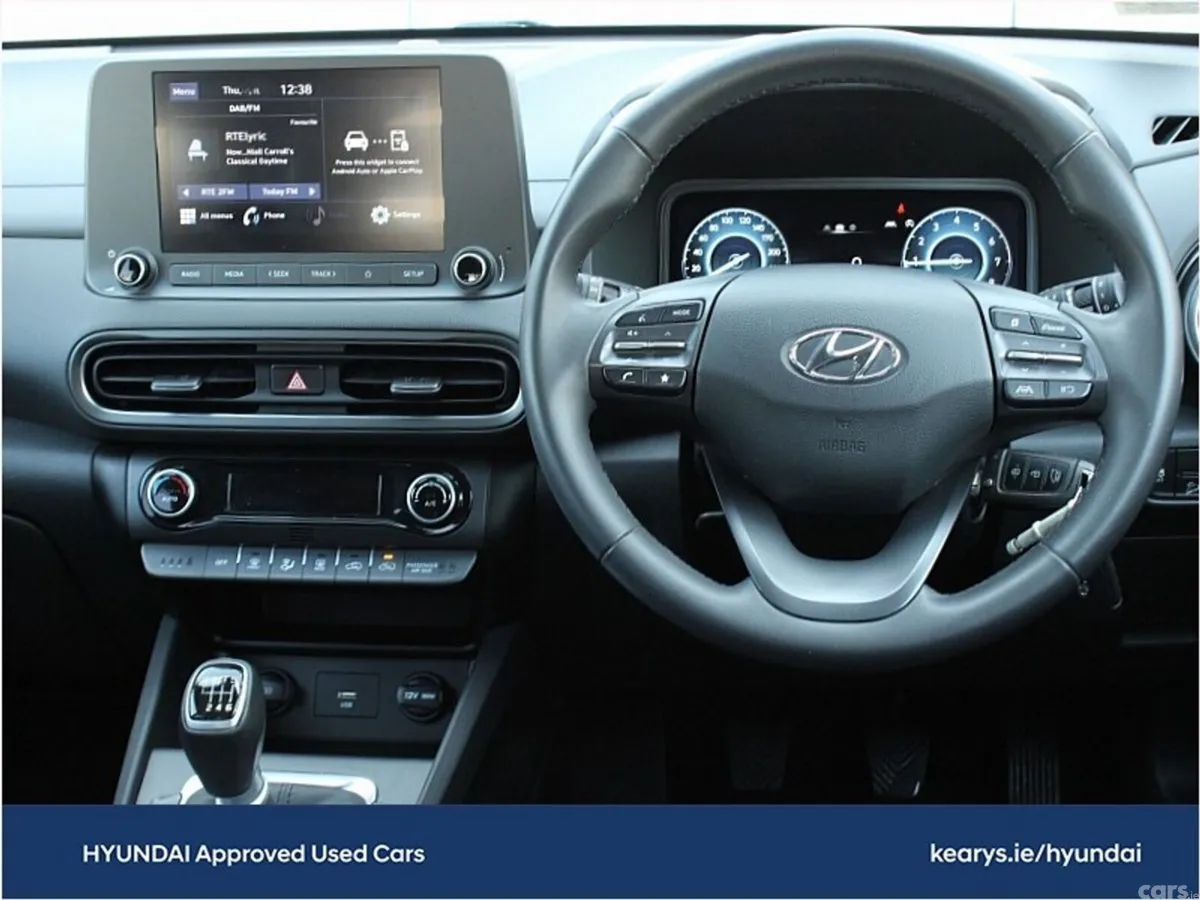Hyundai KONA MPV, Petrol, 2023, White