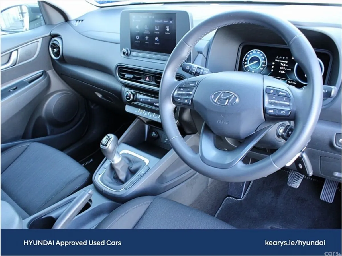 Hyundai KONA MPV, Petrol, 2023, White