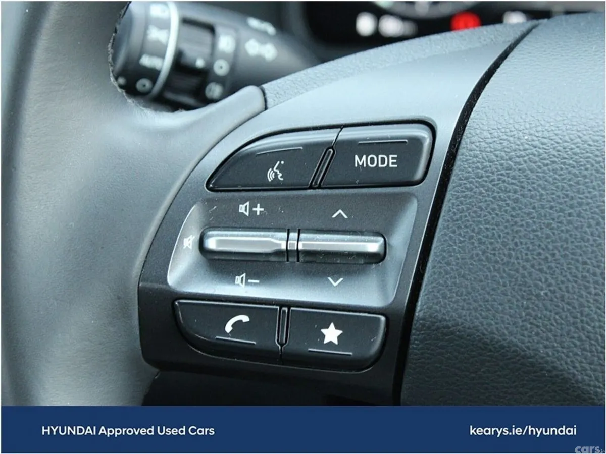 Hyundai KONA MPV, Petrol, 2023, White