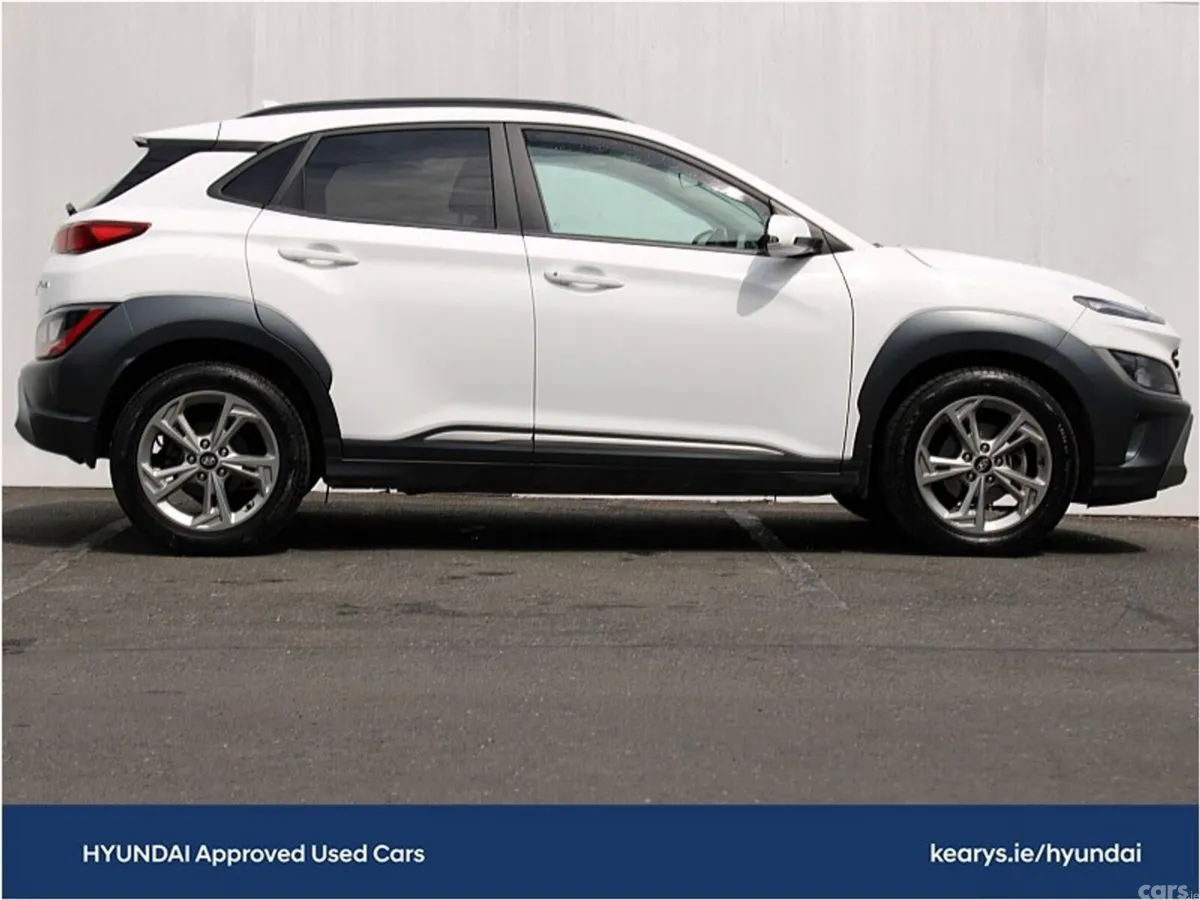 Hyundai KONA MPV, Petrol, 2023, White