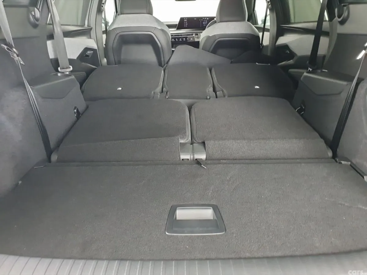 Peugeot 5008 SUV, Electric, 2026, Grey