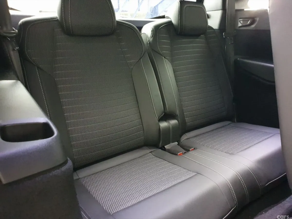 Peugeot 5008 SUV, Electric, 2026, Grey