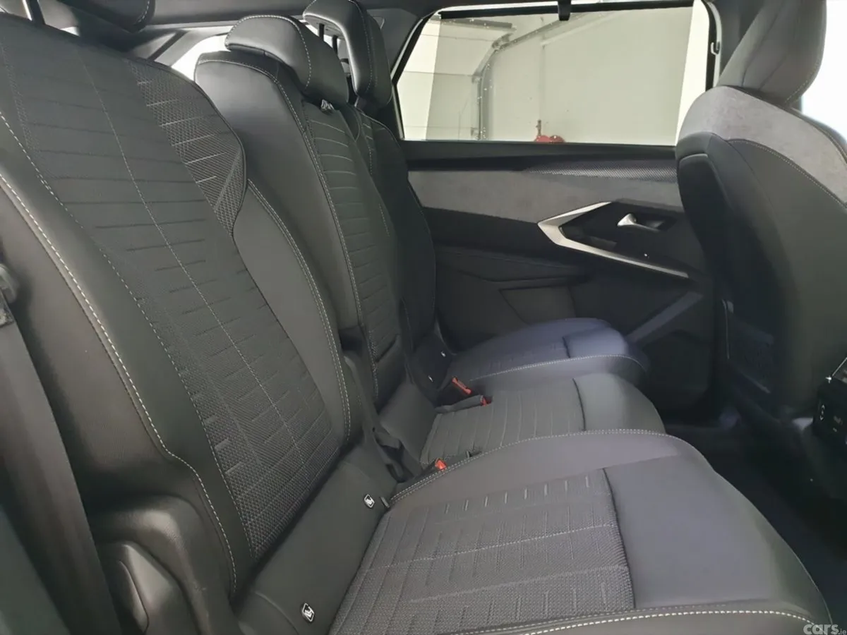 Peugeot 5008 SUV, Electric, 2026, Grey