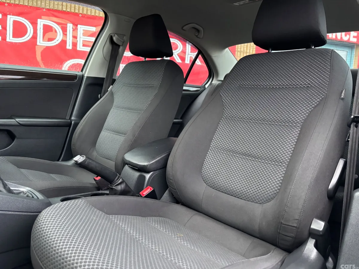 Volkswagen Jetta Saloon, Diesel, 2016, Silver