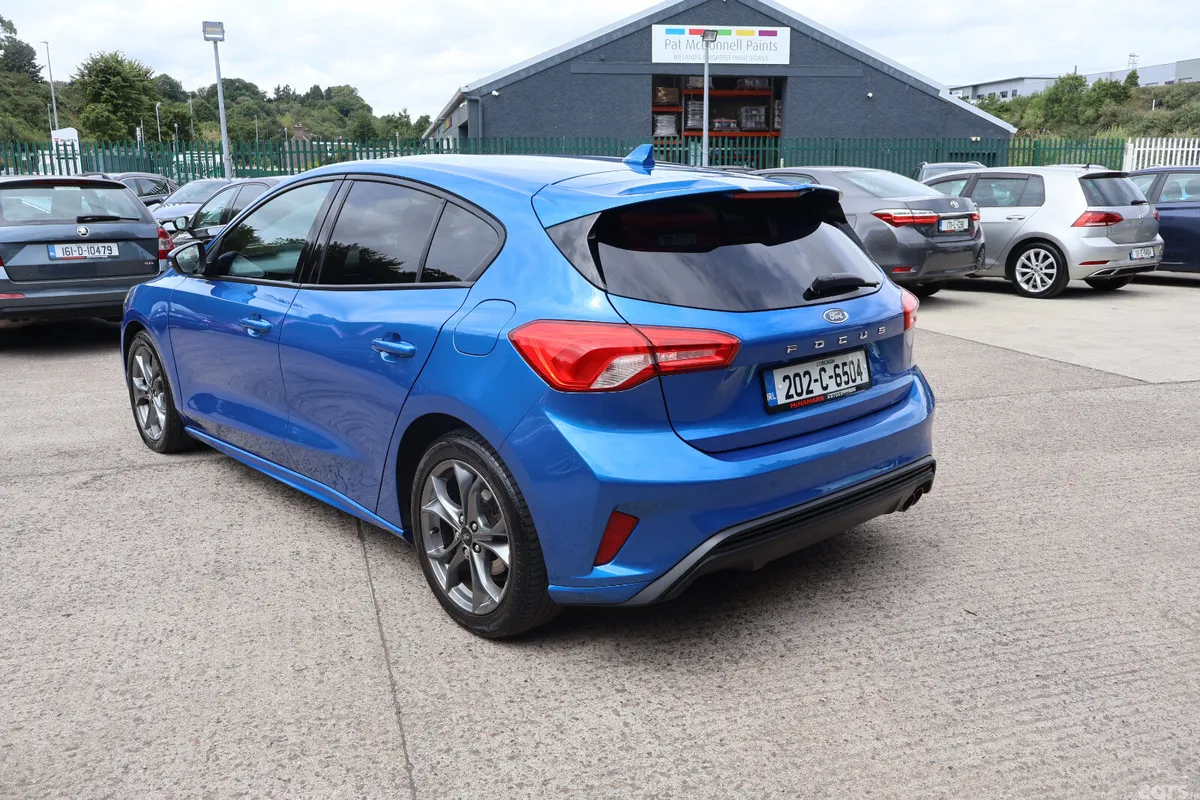 Ford Focus Hatchback, Diesel, 2020, Blue