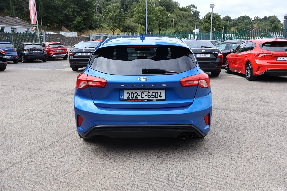 Ford Focus Hatchback, Diesel, 2020, Blue