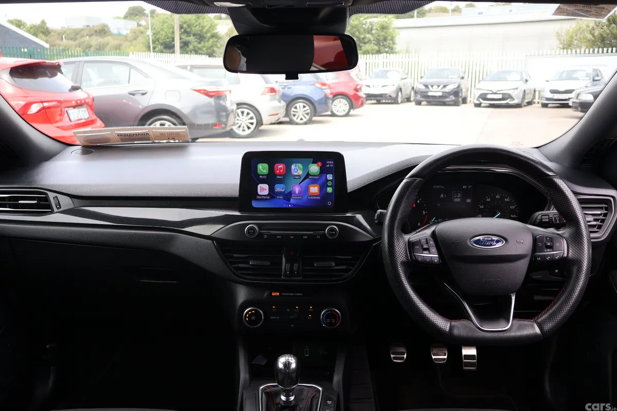 Ford Focus Hatchback, Diesel, 2020, Blue