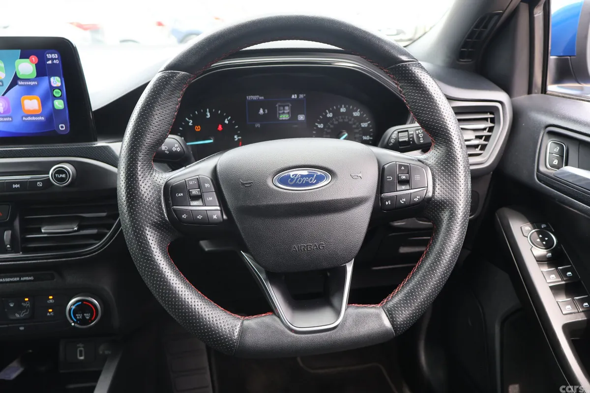 Ford Focus Hatchback, Diesel, 2020, Blue
