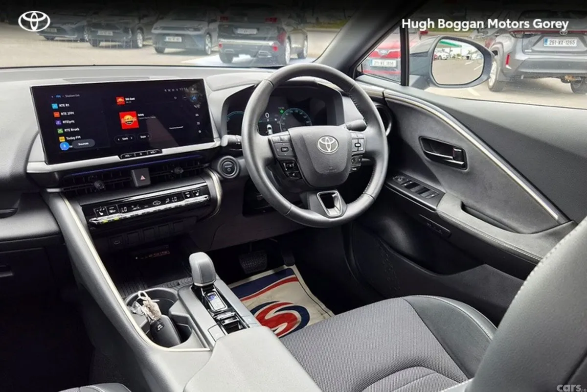 Toyota C-HR SUV, Petrol Hybrid, 2025, Blue