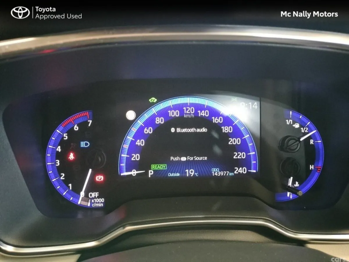 Toyota Corolla Saloon, Petrol Hybrid, 2020, Red